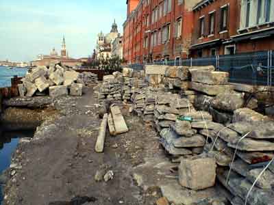 Venezia, saccheggio / Looting of Venice